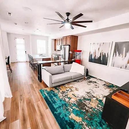 Pet Friendly New Townhome Near Everything!
